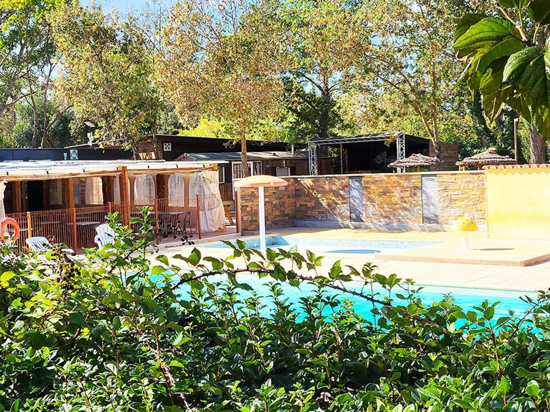 Camping Le Val De Cesse Mirepeisset ภายนอก รูปภาพ